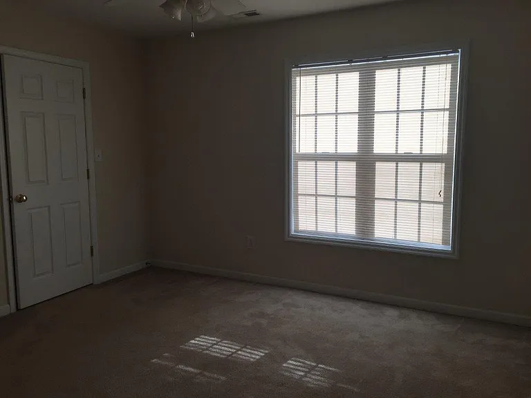 412 Marshbanks St — Photo 11