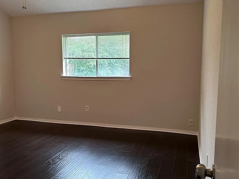 19530 Gladewater Dr — Photo 8