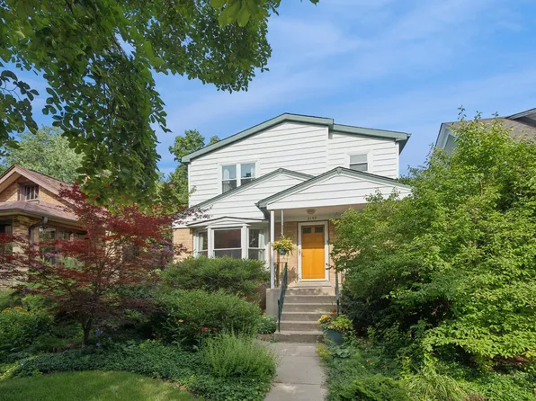 2149 Hartrey Ave, Evanston, IL 60201