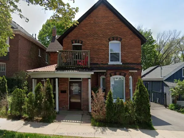 67 McDonald St, Barrie, ON L4M 1P4