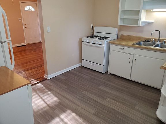5th image of 506 N College Ave