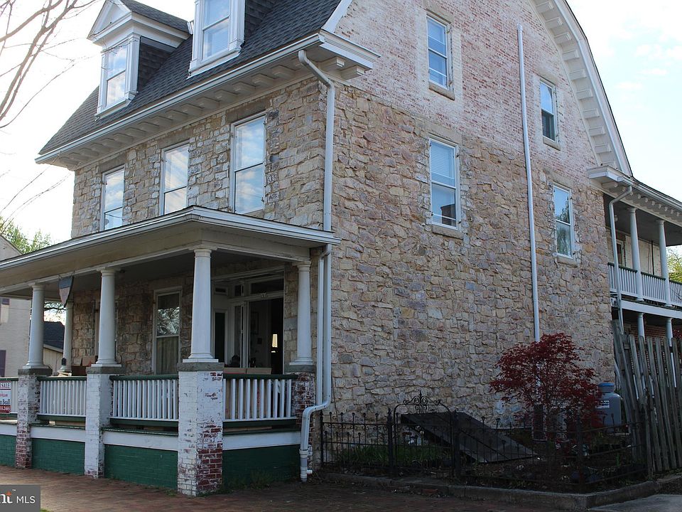 1st image of 101 E Main St