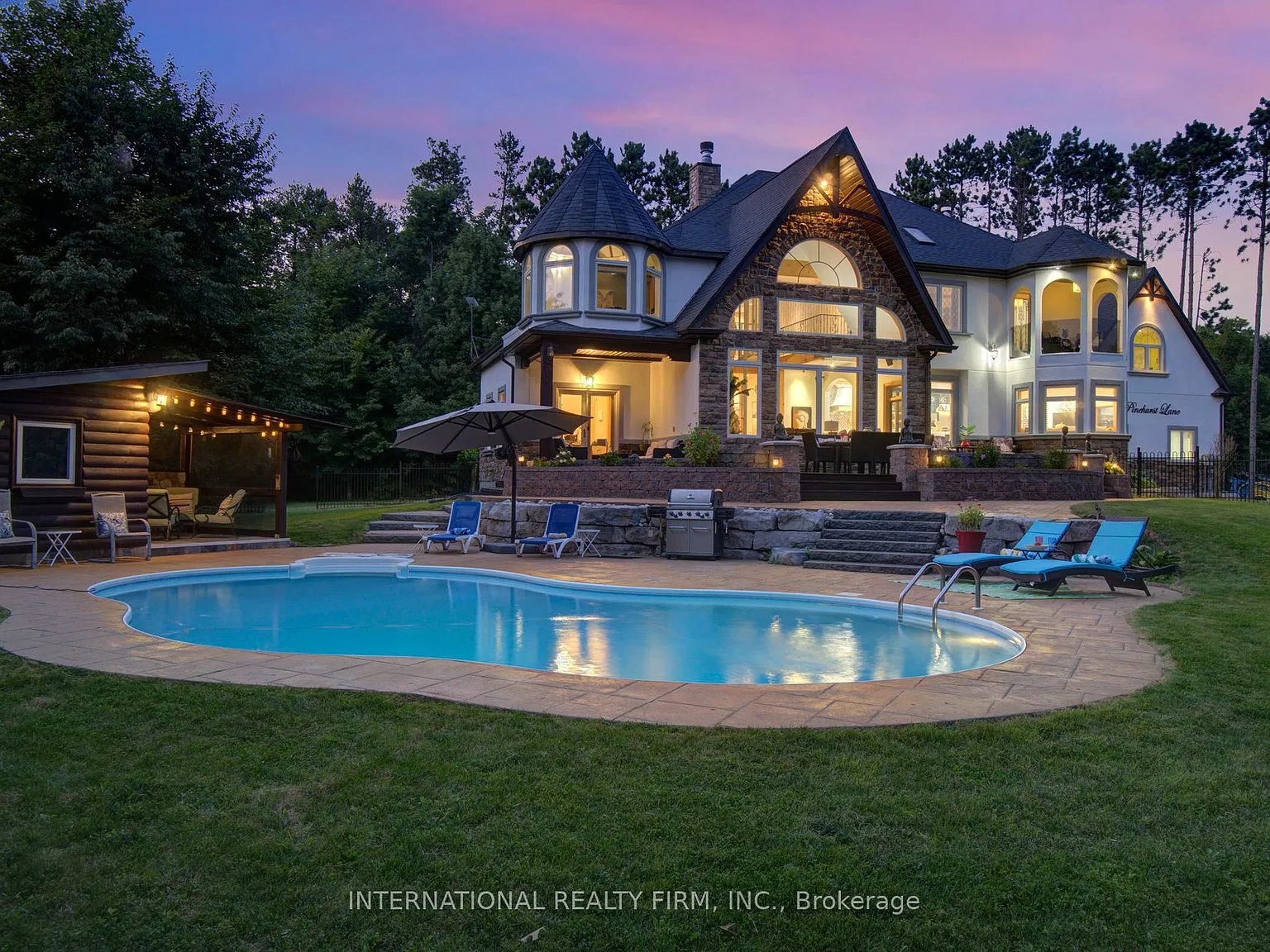9 bed, $14,990 — Photo 1