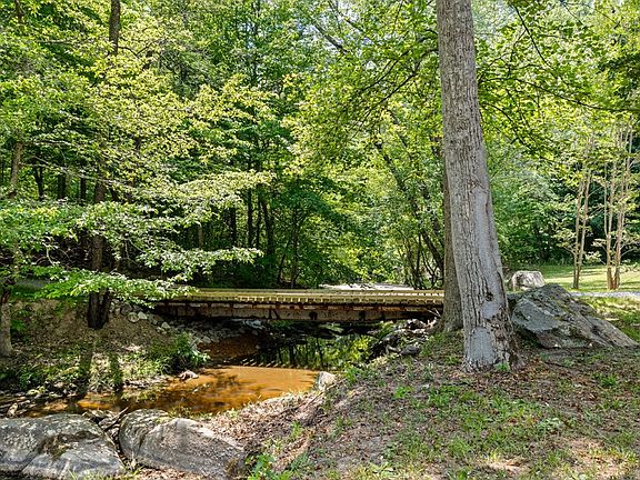 3rd image of 2533 Beech Forest Rd