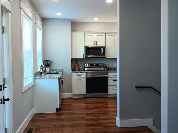 5th image of 2232 Laurel Ave Unit 3