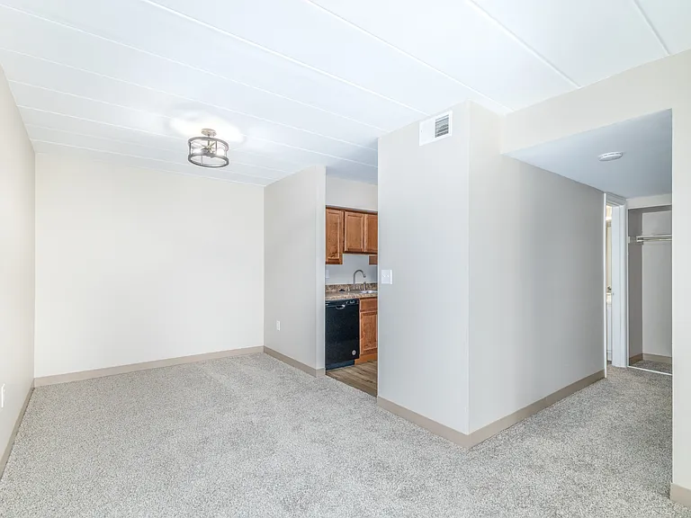 Mount Vernon Apartments — Photo 7