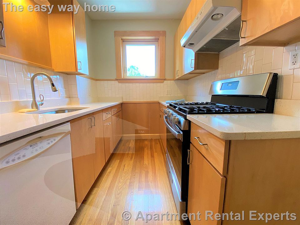1st image of 520 High St #16C