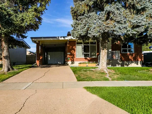 1812 E Lakemount Blvd S, Lethbridge, AB T1K 3R6