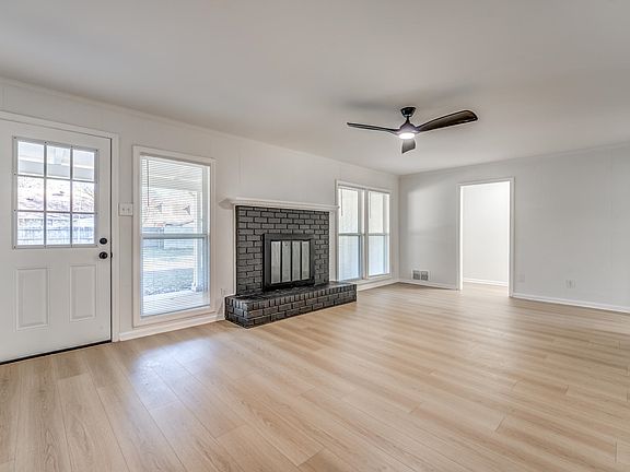 3rd image of 2398 Syon Dr