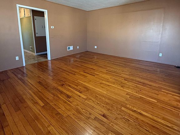 5th image of 1820 Laurel St