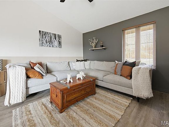 4th image of 1436 Teson Rd