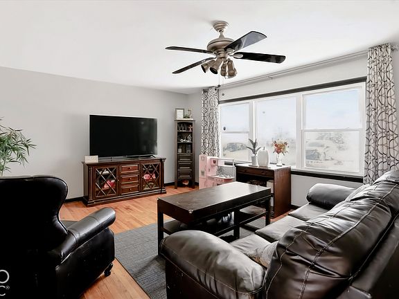3rd image of 3544 Fisher Rd