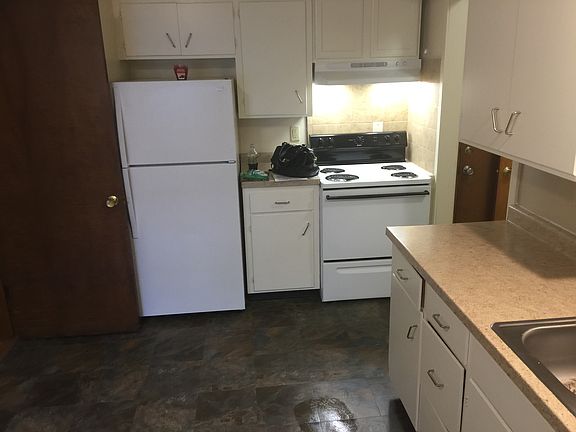 2nd image of 4518 Taylor St NE #1BR