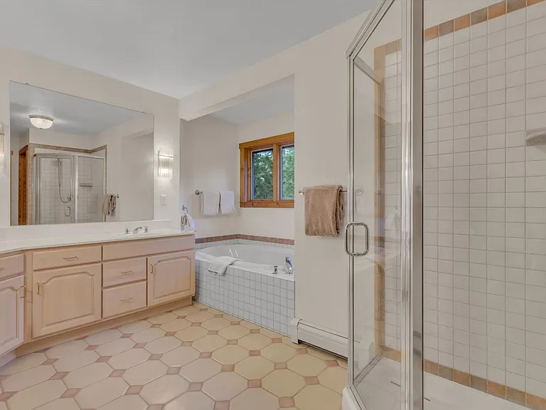 90 Shady Hollow Rd — Photo 19