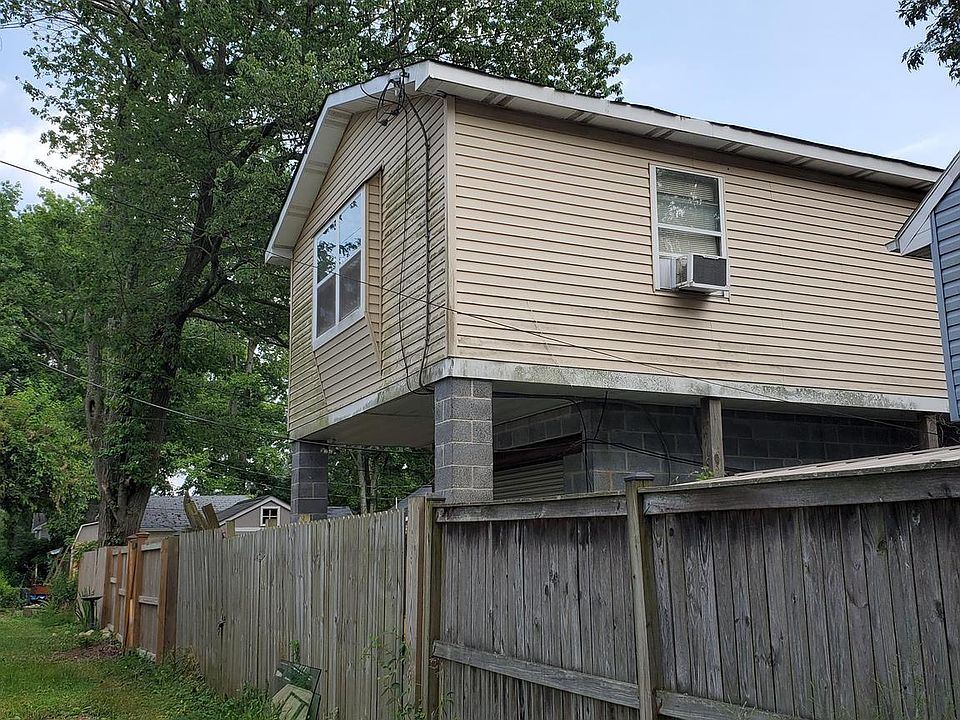 2nd image of 3802 6th St
