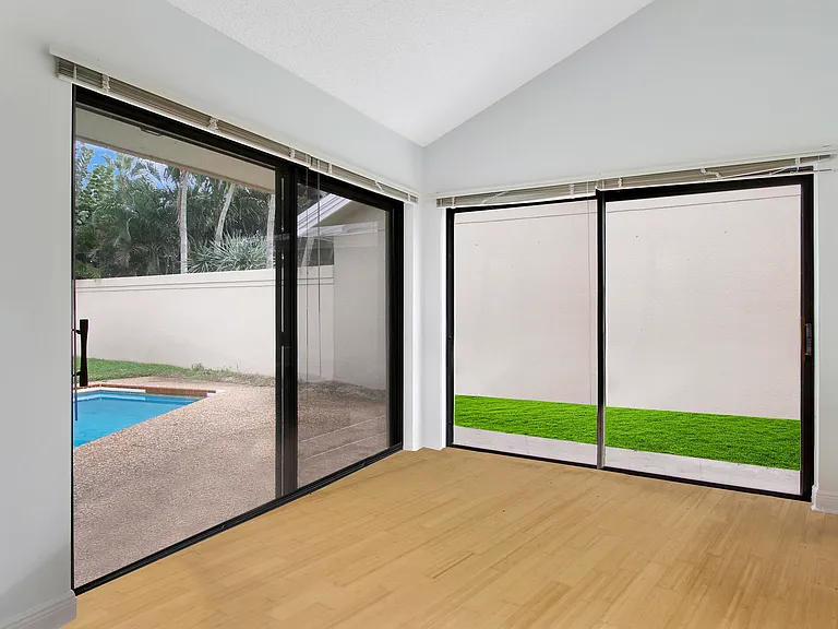 111 Seashore Dr — Photo 5