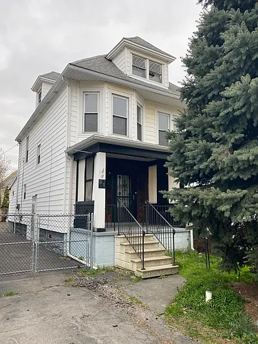 31 Kenefick Ave #LOWER Photo 1