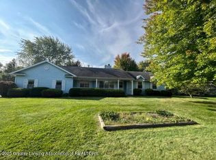 7407 Sandpiper Ln, Lansing, MI 48917