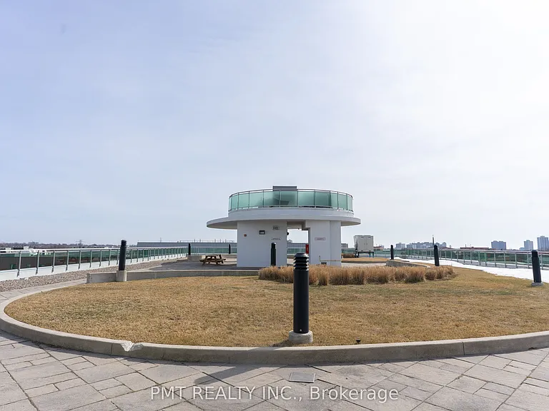 60 Fairfax Cres #111 — Photo 28