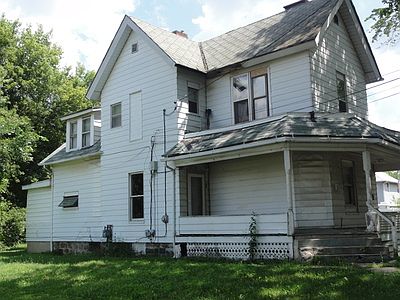 2nd image of 404 Burr St APT 2