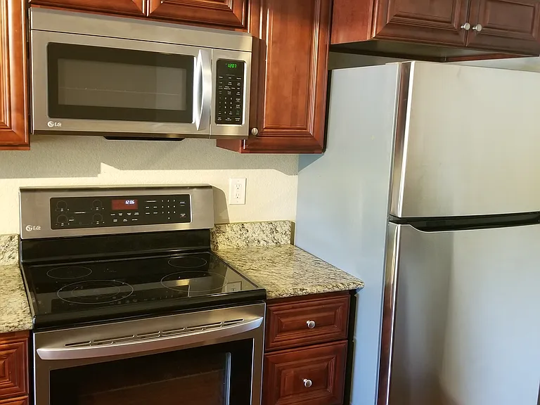 1225 W Prospect Rd #R39 — Photo 6