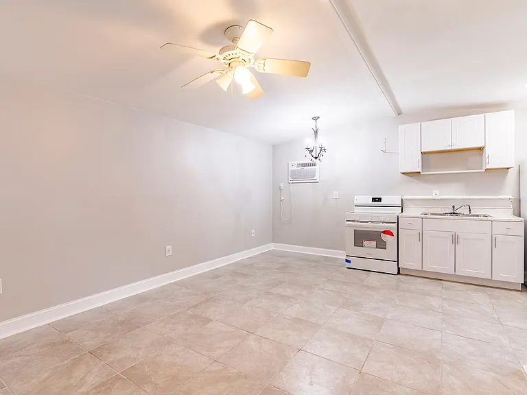 2017 Oceanview Pl — Photo 9