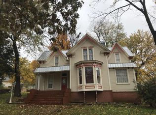 175 S 4th St, Mammoth Spring, AR 72554