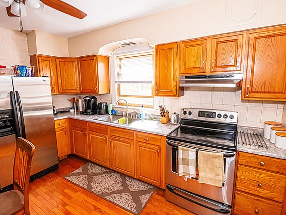 4th image of 10714 S Eberhart Ave