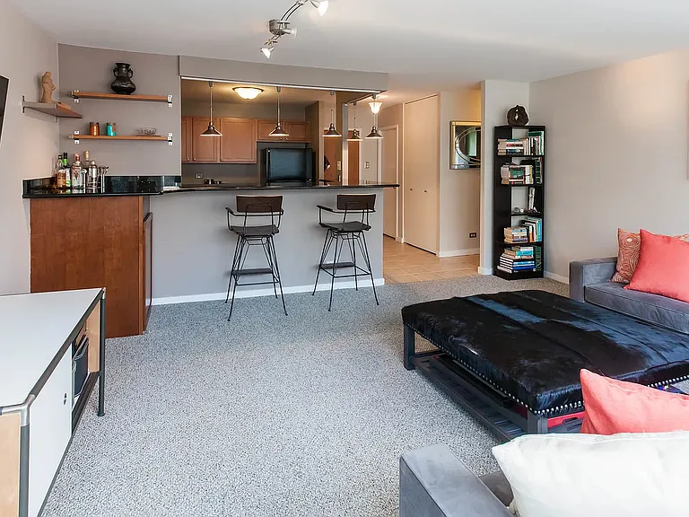 211 E Ohio St #1907 — Photo 6