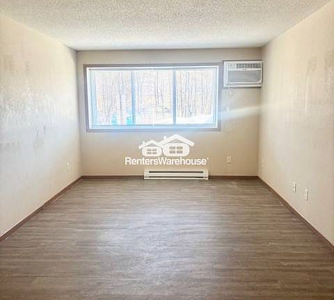 3rd image of 1320 6th Ave S #2