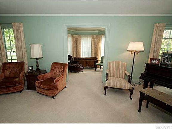 4th image of 116 Linden Ave