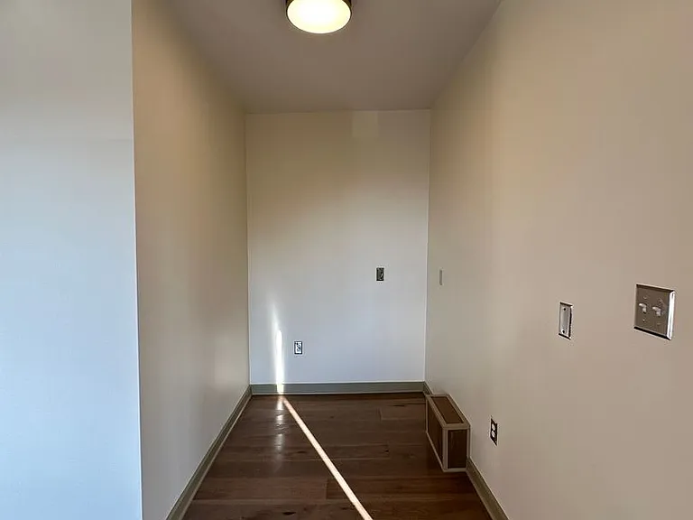 263 Main St — Photo 9