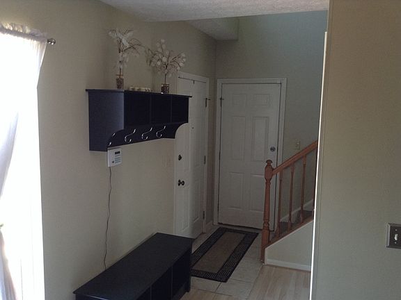 4th image of 1518 Autumn Village Dr