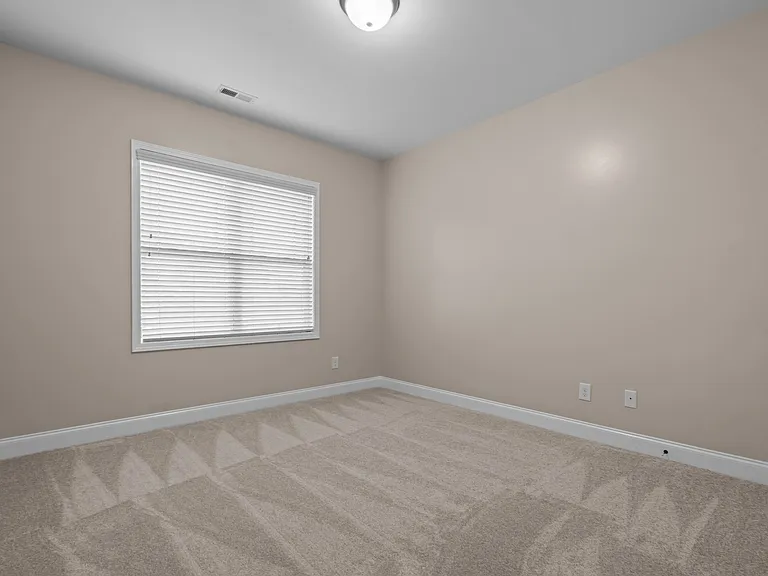 133 Lockwood Dr — Photo 21