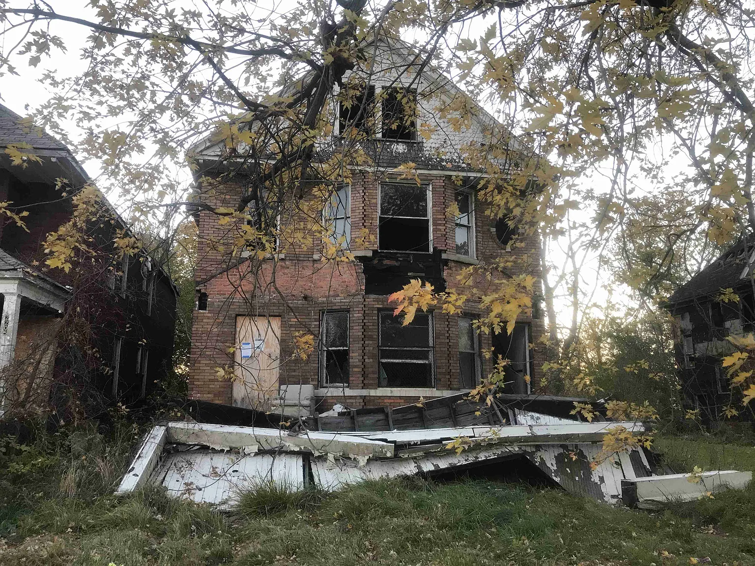 2209 Harding St photo 1