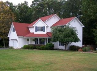 305 Wandering Ln, Beaver, WV 25813