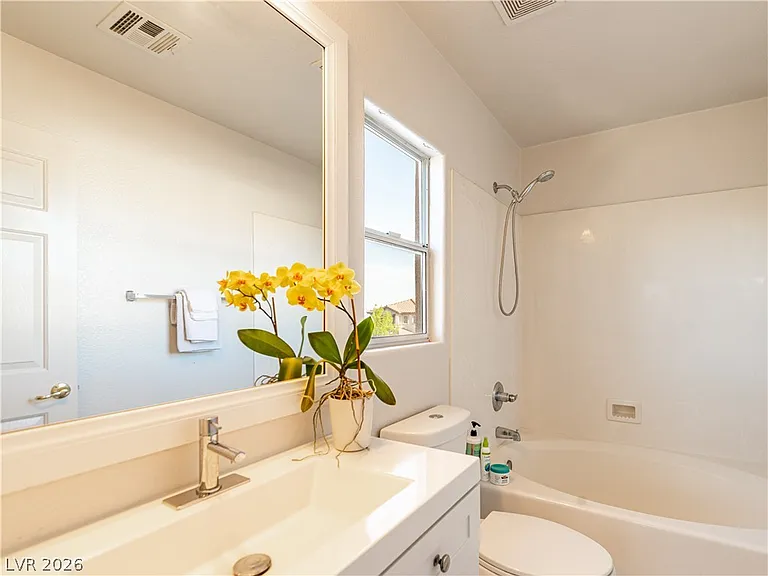 11220 Salentino Ave — Photo 21