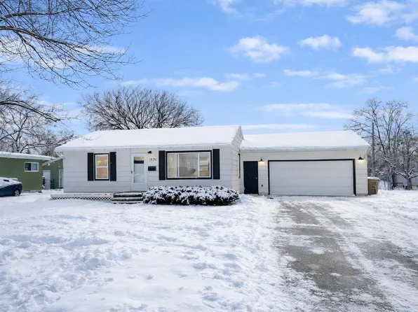 1920 6th St NW, Minot, ND 58703