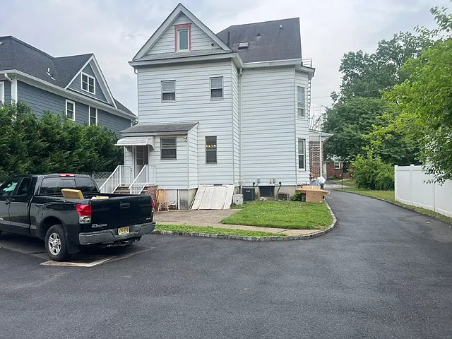 2 bed, 600 sqft, $2,700 — Photo 2