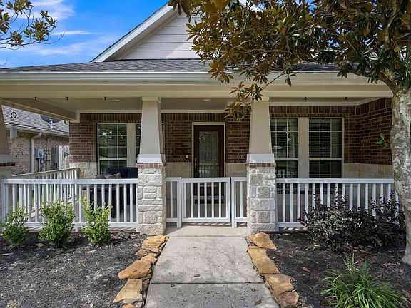 3rd image of 14007 Albany Springs Ln