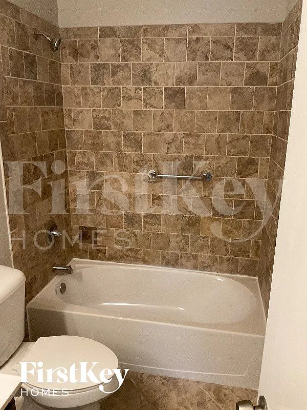 3 bed, 2.5 bath, 1727 sqft, $2,695 — Photo 3