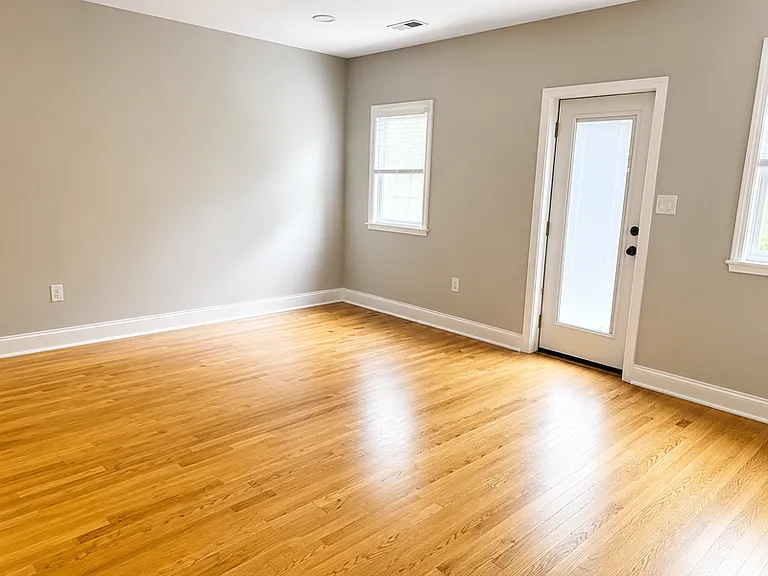 115 Morris St #1 — Photo 6