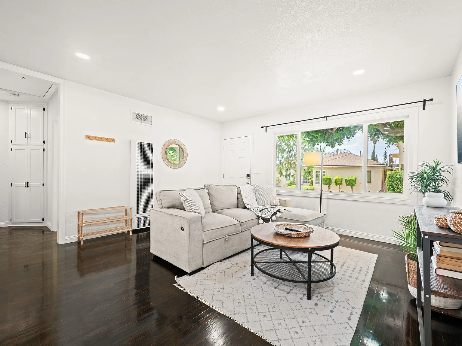 1 bed, 636 sqft, $2,845 — Photo 2