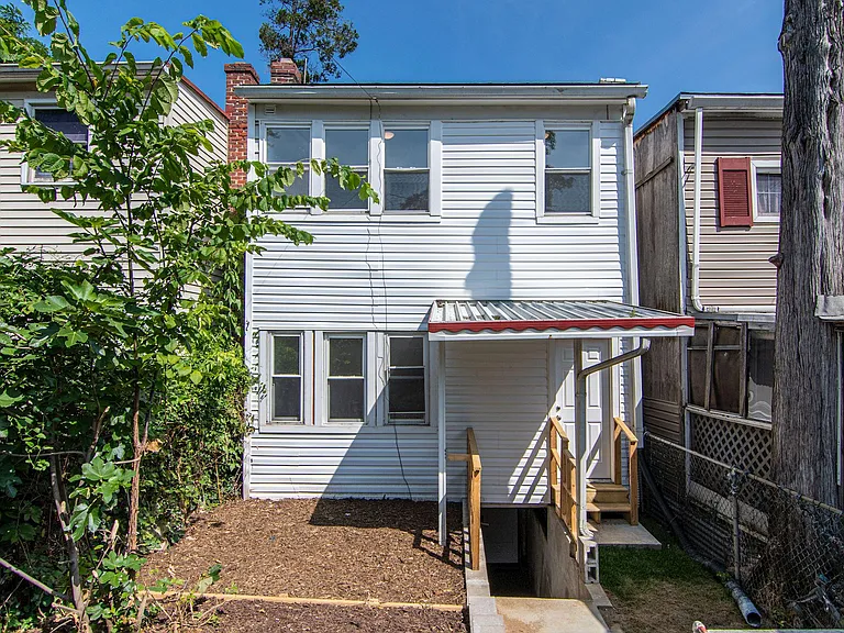 2413 Minnesota Ave SE — Photo 25