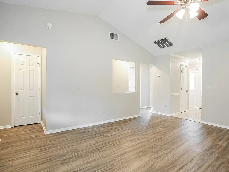 5966 Lazy Meadow Ct — Photo 5