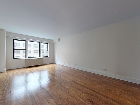 3rd image of 220 E 63rd St APT 5f
