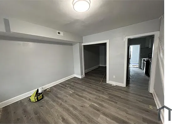 548 24th St NE — Photo 7