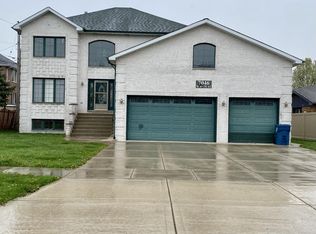 7046 W 85th St, Burbank, IL