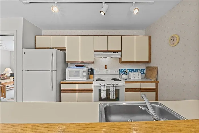 110 Mountainside Dr #110 — Photo 4