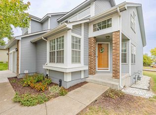 3516 SW Willow Brook Ln, Topeka, KS 66614